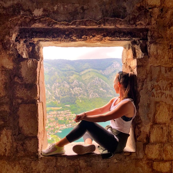 Meet your Posher, Emily - Picture 12 of 12